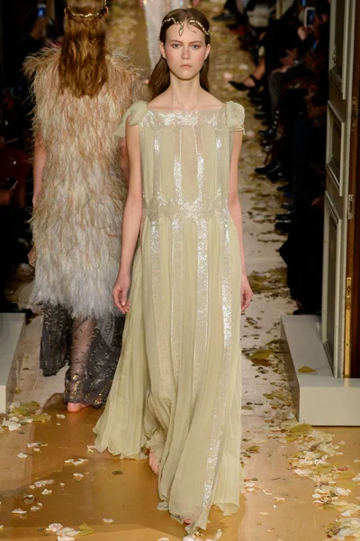 Look 60